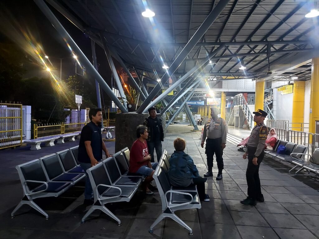 Patroli Cipta Kondisi JJOS Polres Pelabuhan Tanjung Priok, Cegah Gangguan Kamtibmas - Teropong Rakyat