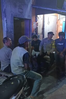 Jaga Jakarta On The Spot, Polsek Kalibaru Polres Priok Perkuat Sinergi Bersama Warga Kalibaru demi Ciptakan Kamtibmas Kondusif