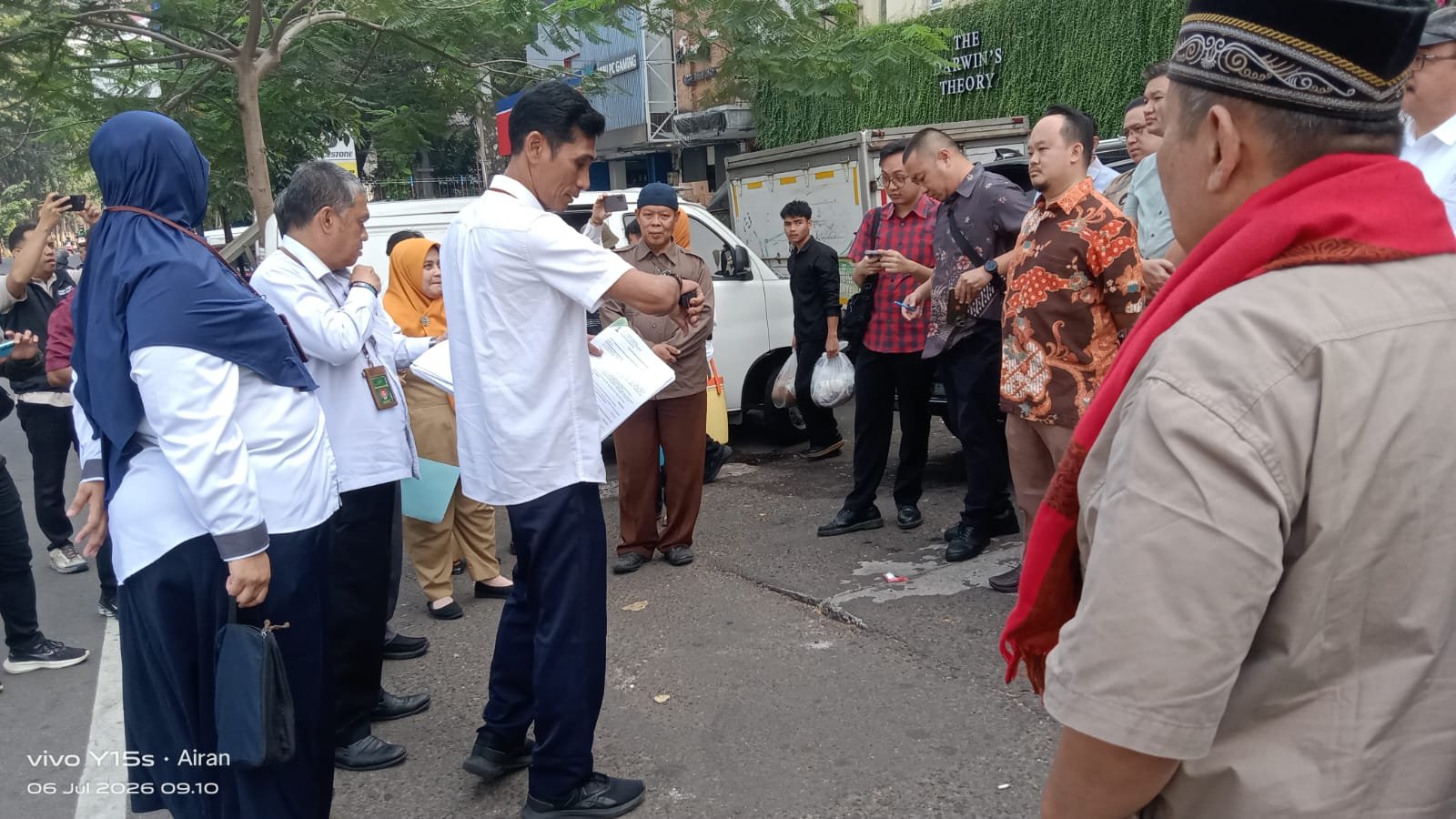 Portal Berita Indonesia dan Dunia Terkini Hari Ini, Update Harian Terbaru, Terlengkap, Tajam, Aktual dan Berimbang. Sidang Lapangan Sengketa Lahan Sherwood Berjalan Lancar, Penggugat Klaim Tidak Ada Bantahan Batas Objek, PN Jakarta Utara Diharapkan Tegakkan Kepastian Hukum - Teropong Rakyat