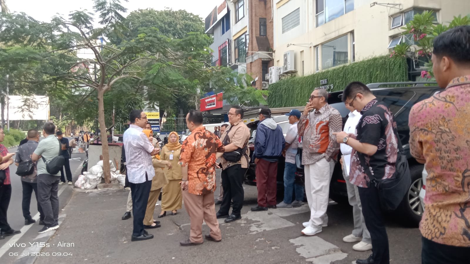 Portal Berita Indonesia dan Dunia Terkini Hari Ini, Update Harian Terbaru, Terlengkap, Tajam, Aktual dan Berimbang. Sidang Lapangan Sengketa Lahan Sherwood Berjalan Lancar, Penggugat Klaim Tidak Ada Bantahan Batas Objek, PN Jakarta Utara Diharapkan Tegakkan Kepastian Hukum - Teropong Rakyat