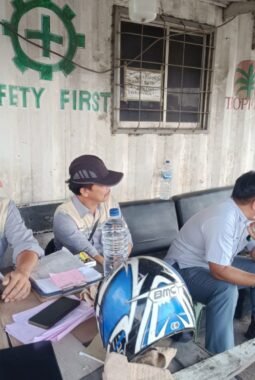 JJOS Bhabinkamtibmas Kawasan Pelabuhan Marunda Perkuat Sinergi Keamanan dan Keselamatan Kerja Melalui Kegiatan Sambang