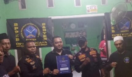 SK Kepemimpinan Ranting Kayu Manis BPPKB Banten Resmi Diserahkan - Teropong Rakyat