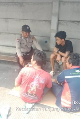 Patroli Dialogis Polsubsektor Inggom Perkuat Sinergi Keamanan Pelabuhan dan Tingkatkan Kesadaran Kamtibmas