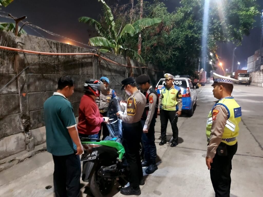 Patroli JJOS Cipta Kondisi, Polres Pelabuhan Tanjung Priok Perkuat Pengamanan dan Antisipasi Gangguan Kamtibmas di Kawasan Pelabuhan - Teropong Rakyat