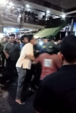 Anggota Polsek Kemayoran Berhasil Mengevakuasi Terduga Pelaku Pelecehan Anak Dibawah Umur dari Amukan Warga