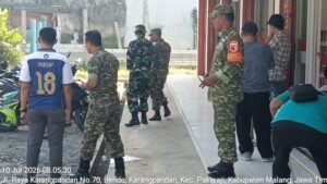 Koramil Pakisaji Bersama Forkopimcam Gelar Jumat Bersih, Wujudkan Lingkungan KDKMP Karangpandan yang Asri - Teropong Rakyat