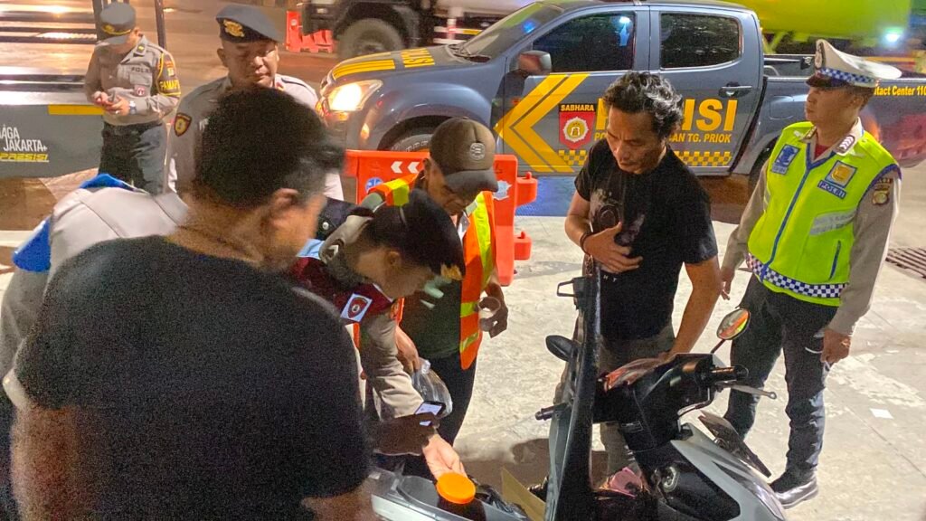Patroli JJOS Cipta Kondisi Polres Pelabuhan Tanjung Priok, Antisipasi Gangguan Kamtibmas dan Kejahatan Jalanan di Kawasan Pelabuhan - Teropong Rakyat