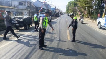 Niat Salip Truk Berujung Maut, Mahasiswi Tewas di Jalan Raya Pakisaji