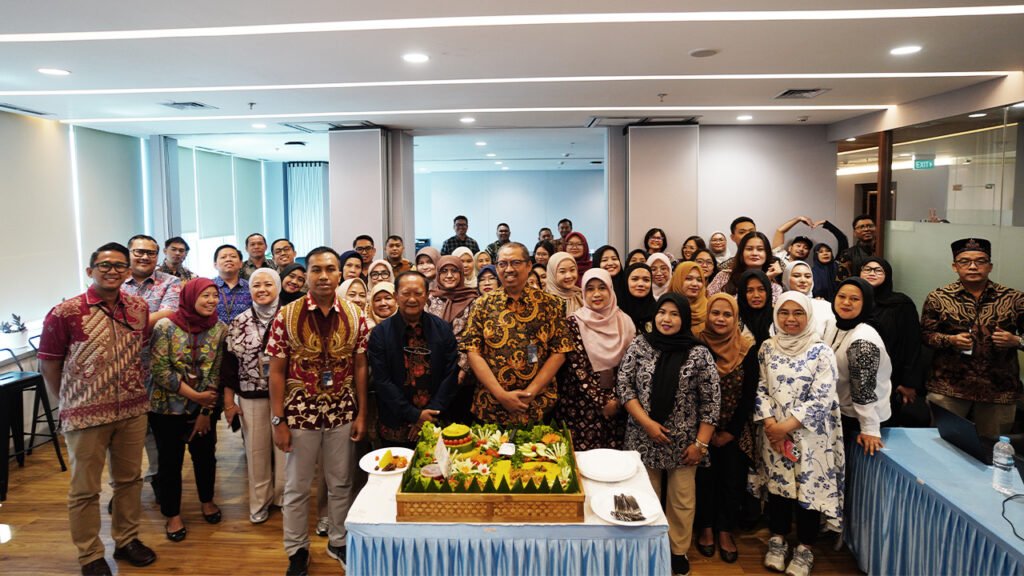Portal Berita Indonesia dan Dunia Terkini Hari Ini, Update Harian Terbaru, Terlengkap, Tajam, Aktual dan Berimbang. Usia 13 Tahun Jadi Momentum IPC TPK Pacu Transformasi dan Peningkatan Layanan - Teropong Rakyat