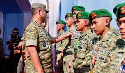 Wapang TNI dan Menhan RI Tinjau Yon TP di Jawa Timur, Pastikan Kesiapan Operasional Satuan - Teropong Rakyat