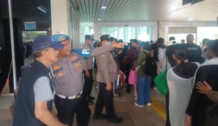 JJOS Perkuat Pelayanan dan Pengamanan Wisatawan Kepulauan Seribu di Dermaga Kali Adem - Teropong Rakyat
