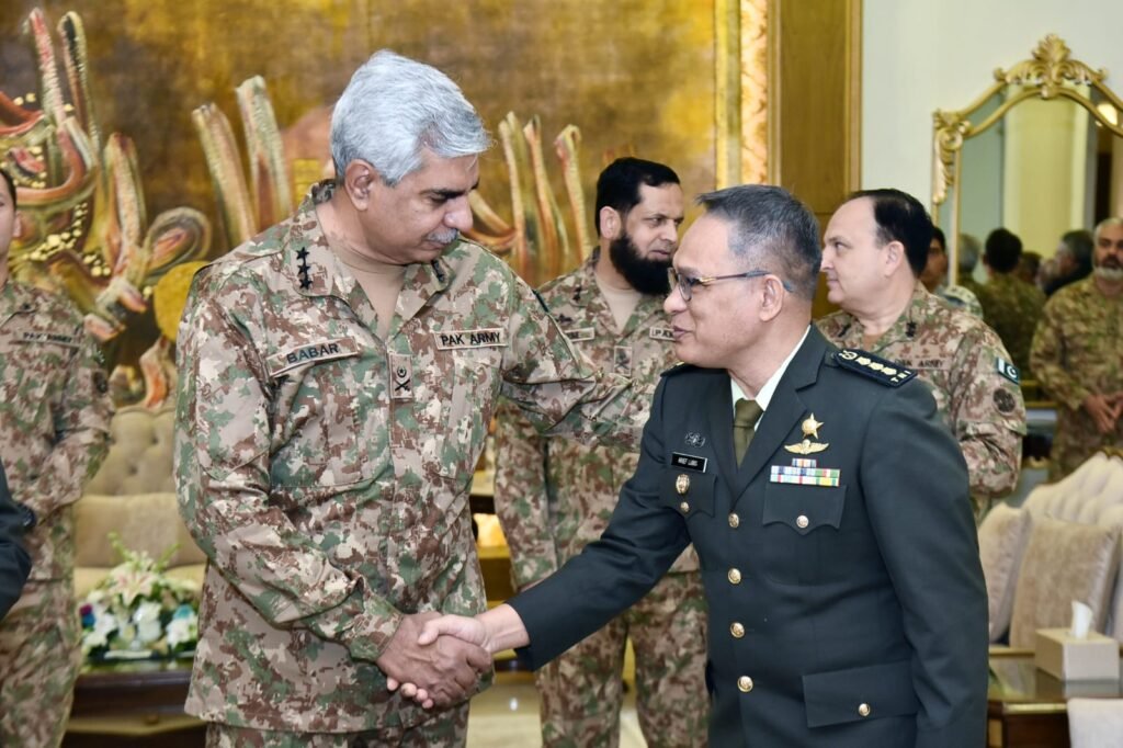 Portal Berita Indonesia dan Dunia Terkini Hari Ini, Update Harian Terbaru, Terlengkap, Tajam, Aktual dan Berimbang. Harumkan Nama Bangsa, Perwira Korps Hukum TNI AD Raih Gelar Master dan Lulus Pendidikan Setingkat Lemhannas di Pakistan - Teropong Rakyat