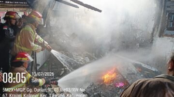Kompor Gas Bocor Picu Kebakaran Bengkel dan Warung Kopi di Lawang, Kerugian Capai Rp20 Juta