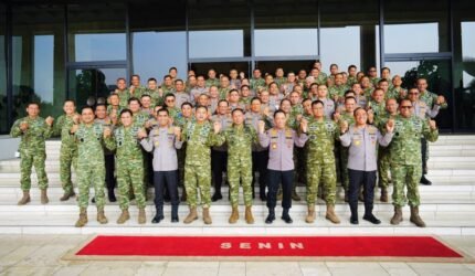 Kapolri Perkuat Soliditas TNI-Polri Lewat Silaturahmi dengan Panglima TNI di Mabes TNI - Teropong Rakyat