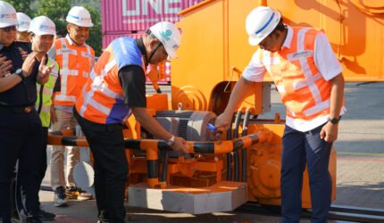 Modernisasi Alat, IPC TPK Panjang Resmi Operasikan QCC 004 - Teropong Rakyat