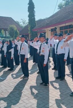 SDN 2 Donowarih dan SMPN 2 Karangploso Satu Atap Gandeng Pusdik Arhanud TNI AD, Tanamkan Karakter, Disiplin, dan Cinta Tanah Air pada Peserta MPLS
