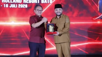 Wawali Heli Suyanto Apresiasi Komitmen ASPHIRASI dalam Tingkatkan Pelayanan Haji Khusus Dalam Mukernas Ke-3 di Kota Batu