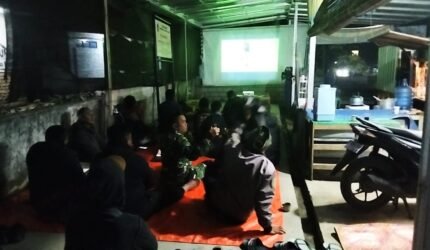 Koramil Bantur Gelar Nobar Prancis vs Spanyol, Pererat Kedekatan TNI dengan Masyarakat - Teropong Rakyat