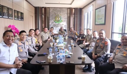 JJOS Forkopimko Jakarta Utara Berikan Surprise Ulang Tahun kepada Dandim 0502/Jakarta Utara, Wujud Sinergitas Antarinstansi - Teropong Rakyat