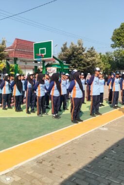 Koramil Bantur Bekali 400 Pelajar dengan LBB, Edukasi Bahaya Narkoba, dan Wawasan Kebangsaan