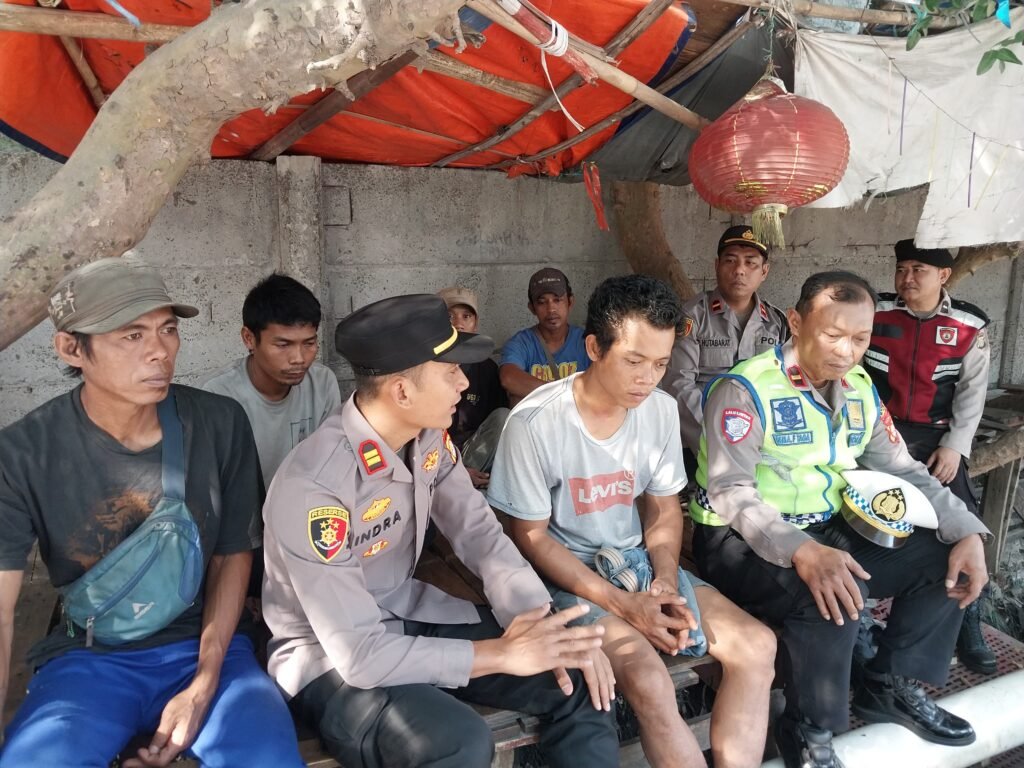 Portal Berita Indonesia dan Dunia Terkini Hari Ini, Update Harian Terbaru, Terlengkap, Tajam, Aktual dan Berimbang. Polres Pelabuhan Tanjung Priok Gelar 'Jaga Jakarta On The Spot', Perkuat Sinergi Kamtibmas Bersama Buruh Pelabuhan Muara Baru - Teropong Rakyat