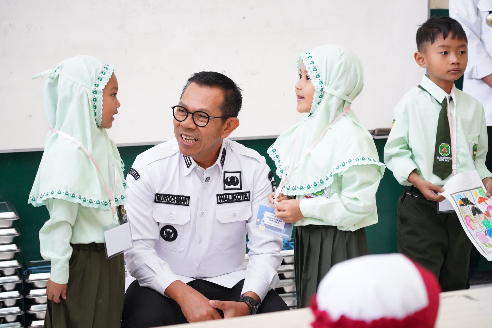 Wali Kota Batu Semangati Siswa Baru Jalani Masa Pengenalan Lingkungan Sekolah di MI Baiturrohmah