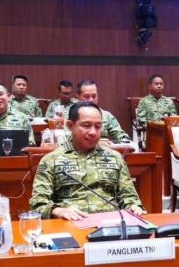 Panglima TNI Bersama Wamenhan RI Hadiri Raker Bersama Komisi I DPR RI