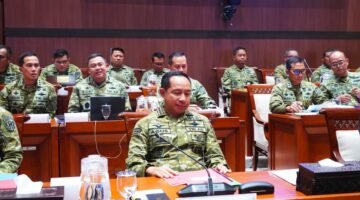 Panglima TNI Bersama Wamenhan RI Hadiri Raker Bersama Komisi I DPR RI