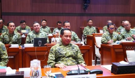 Panglima TNI Bersama Wamenhan RI Hadiri Raker Bersama Komisi I DPR RI - Teropong Rakyat