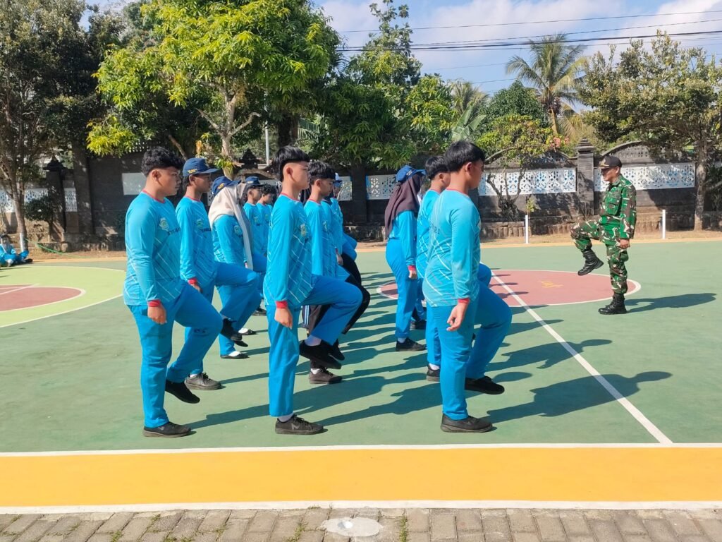 Portal Berita Indonesia dan Dunia Terkini Hari Ini, Update Harian Terbaru, Terlengkap, Tajam, Aktual dan Berimbang. Koramil Bantur Tanamkan Disiplin dan Cinta Tanah Air kepada 600 Pelajar Lewat LBB, Bahaya Narkoba, dan Wasbang - Teropong Rakyat
