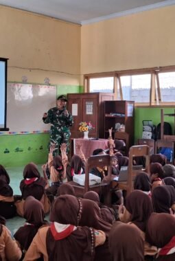 Koramil Bantur Tanamkan Wawasan Kebangsaan, Edukasi Bahaya Narkoba dan Bullying kepada 300 Pelajar