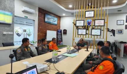 Lanud Sultan Hasanuddin Kerahkan Boeing 737 Skadron Udara 5 Bantu Pencarian KLM Nurul Salsa di Perairan Selayar - Teropong Rakyat
