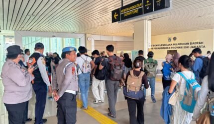 Polsek Kawasan Sunda Kelapa Perkuat Pelayanan & Pengamanan Akses Wisata Kepulauan Seribu di Dermaga Kali Ade - Teropong Rakyat