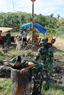 Jawab Krisis Air Bersih, TMMD Ke-129 Kodim 1505/Tidore Bangun Sumur Bor