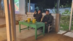 Portal Berita Indonesia dan Dunia Terkini Hari Ini, Update Harian Terbaru, Terlengkap, Tajam, Aktual dan Berimbang. Muspika Bantur Gelar Nobar Final Piala Dunia, Pererat Kebersamaan Warga Lewat Sepak Bola - Teropong Rakyat