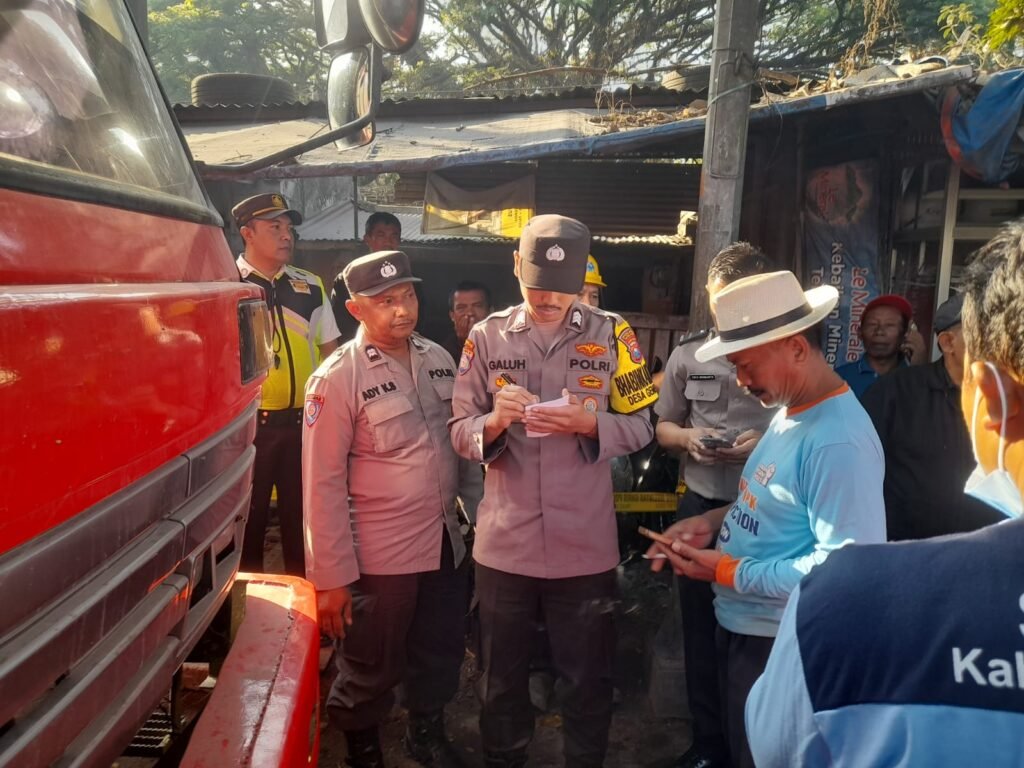 Sopir Truk Tebu Ditemukan Meninggal di Pakisaji,Tim Inafis Pastikan Tak Ada Tanda Kekerasan - Teropong Rakyat