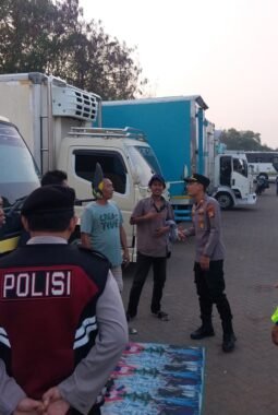 Jaga Jakarta On The Spot di Pelabuhan Muara Baru, Polisi Ajak Buruh Pelabuhan Jaga Keamanan dan Tolak Narkoba, Tawuran serta Judi Online