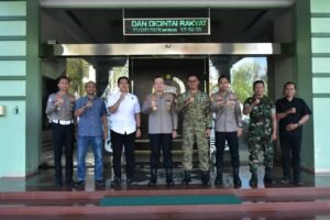 Portal Berita Indonesia dan Dunia Terkini Hari Ini, Update Harian Terbaru, Terlengkap, Tajam, Aktual dan Berimbang. Kapolres Malang Silaturahmi ke Kodim 0818, Perkuat Sinergitas TNI-Polri Jaga Kondusivitas Wilayah - Teropong Rakyat