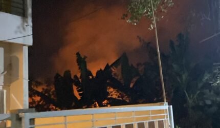 Api Lahan Tebu Dekati Permukiman di Singosari, Damkar Kabupaten Malang Bergerak Cepat Cegah Kebakaran Meluas - Teropong Rakyat