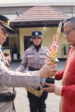 Satkamling RT 03 RW 020 Muara Angke Raih Juara II Tingkat Polda Metro Jaya, Polres Pelabuhan Tanjung Priok Gelar Upacara Pemberian Penghargaan