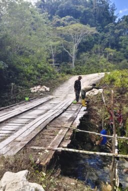 Satgas TMMD Ke-129 Kodim 1807/Sorong Selatan Kebut Pembangunan Jembatan Beton, Wujudkan Akses yang Lebih Baik untuk Warga Kampung Sesor