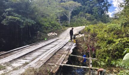 Satgas TMMD Ke-129 Kodim 1807/Sorong Selatan Kebut Pembangunan Jembatan Beton, Wujudkan Akses yang Lebih Baik untuk Warga Kampung Sesor - Teropong Rakyat