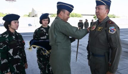 Tiga Penerbang Skadron Udara 11 Torehkan Prestasi Gemilang, Raih 1.000 Jam Terbang dan Terbang Solo Sukhoi Su-27/30 - Teropong Rakyat