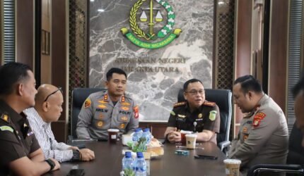 Perkuat Sinergitas Penegakan Hukum, Kapolres Pelabuhan Tanjung Priok Kunjungi Kejaksaan Negeri Jakarta Utara Peringati Hari Bhakti Adhyaksa ke-66 - Teropong Rakyat