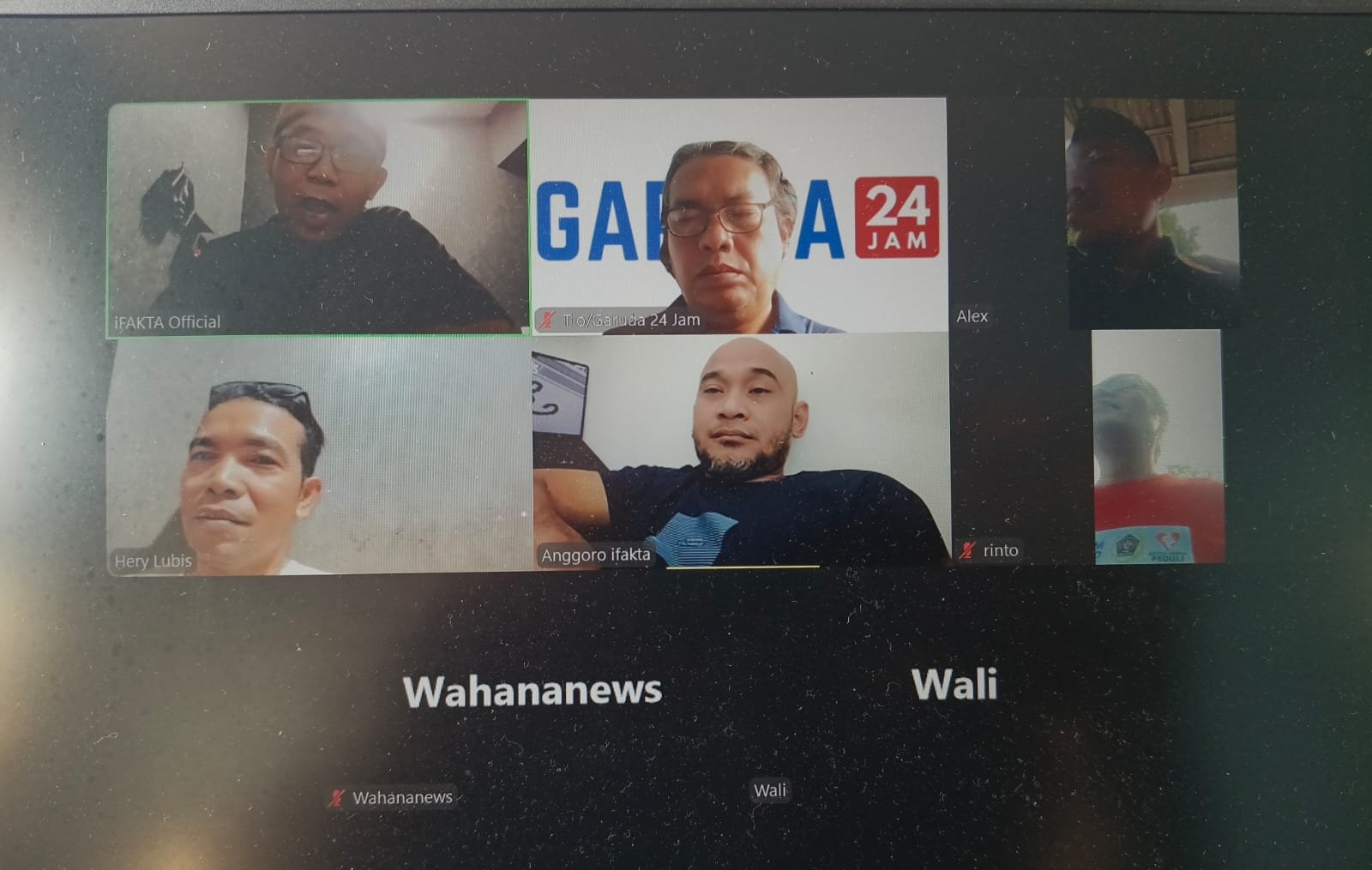 Media Siber ifakta.co Gelar Seminar Literasi Digital Melalui Zoom, Diikuti Puluhan Jurnalis