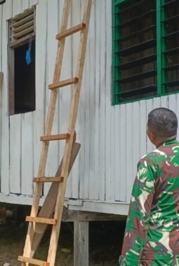 Satgas TMMD Ke-129 Kodim 1807/Sorong Selatan Percepat Rehab RTLH Milik Pak Herman, Wujud Nyata Kepedulian TNI untuk Kesejahteraan Rakyat
