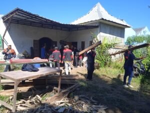 Portal Berita Indonesia dan Dunia Terkini Hari Ini, Update Harian Terbaru, Terlengkap, Tajam, Aktual dan Berimbang. PN Kepanjen Eksekusi Lahan 2.817 Meter Persegi di Pakisaji, Tergugat Tetap Tempuh Jalur Hukum - Teropong Rakyat