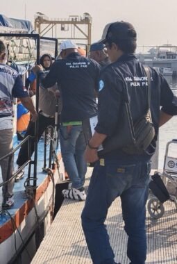 Polsek Kawasan Sunda Kelapa Polres Priok, Berikan Pelayanan dan Pengamanan Wisatawan ke Kepulauan Seribu.
