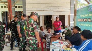 Sentuhan Kemanusiaan TMMD Ke-129, Satgas Kodim 1807/Sorong Selatan Gelar Pengobatan Gratis untuk Warga Kampung Sesor