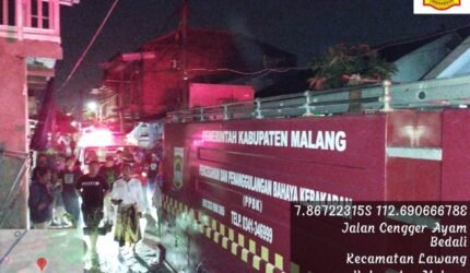 Damkar Kabupaten Malang Berjibaku Padamkan Dua Kebakaran dalam Semalam, Selamatkan Wilayah dari Kobaran Api - Teropong Rakyat